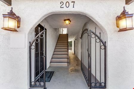 207 W Marquita