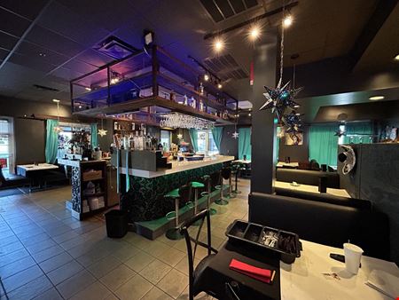 GREAT RESTAURANT LOCATION ON S. TAMIAMI TR.
