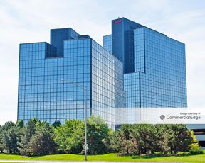 Woodfield Corporate Center - 425 & 475 North Martingale Road