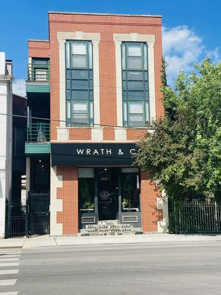 Multi-Family space for Sale at 1645 N Clybourn Ave in Chicago