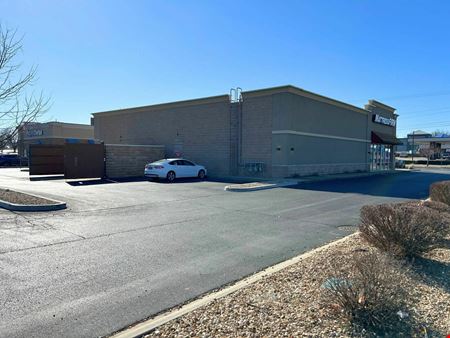 RETAIL CENTER FOR LEASE ON KANSAS EXPRESSWAY