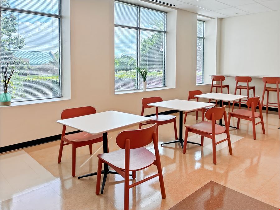 Regus - Hoffman Estates - Prairie Stone Pkwy