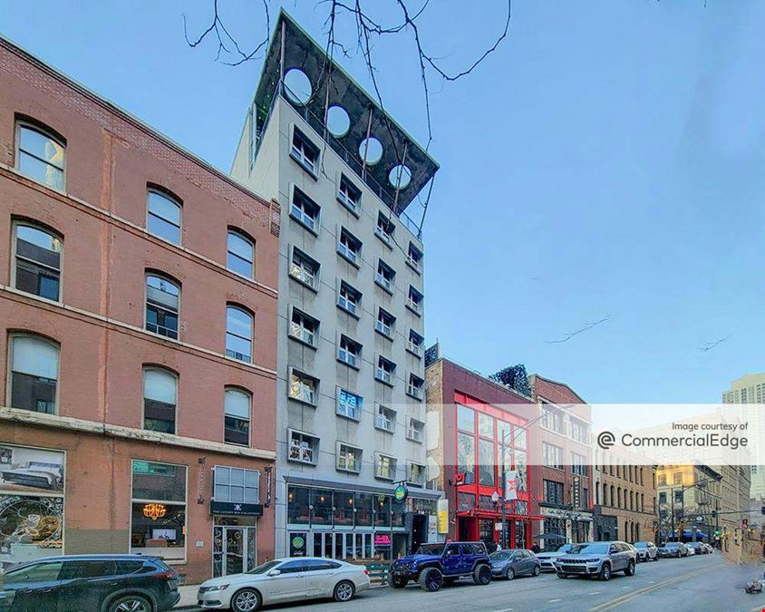 116 West Hubbard Street