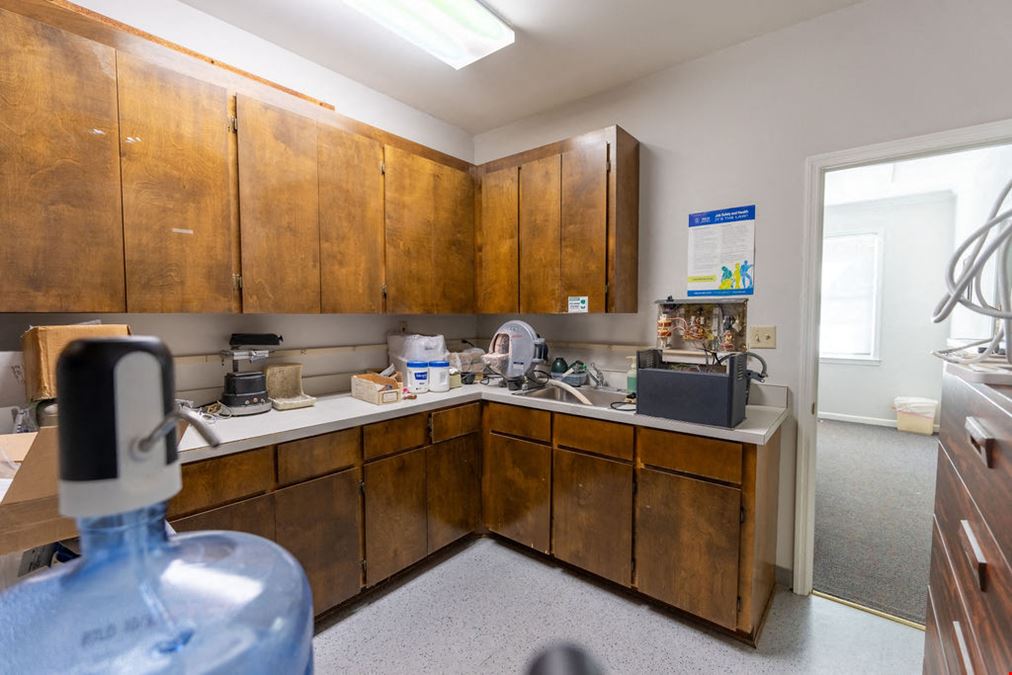 607 Bluebird Blvd