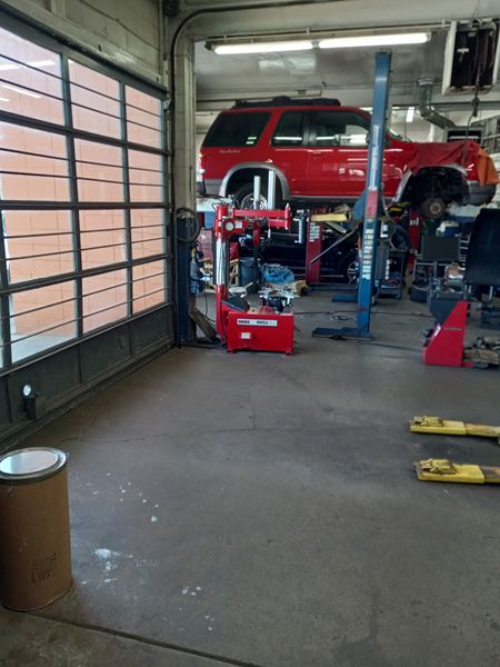 Retail space for Sale at Active Auto Repair Business with Property in Crestwood