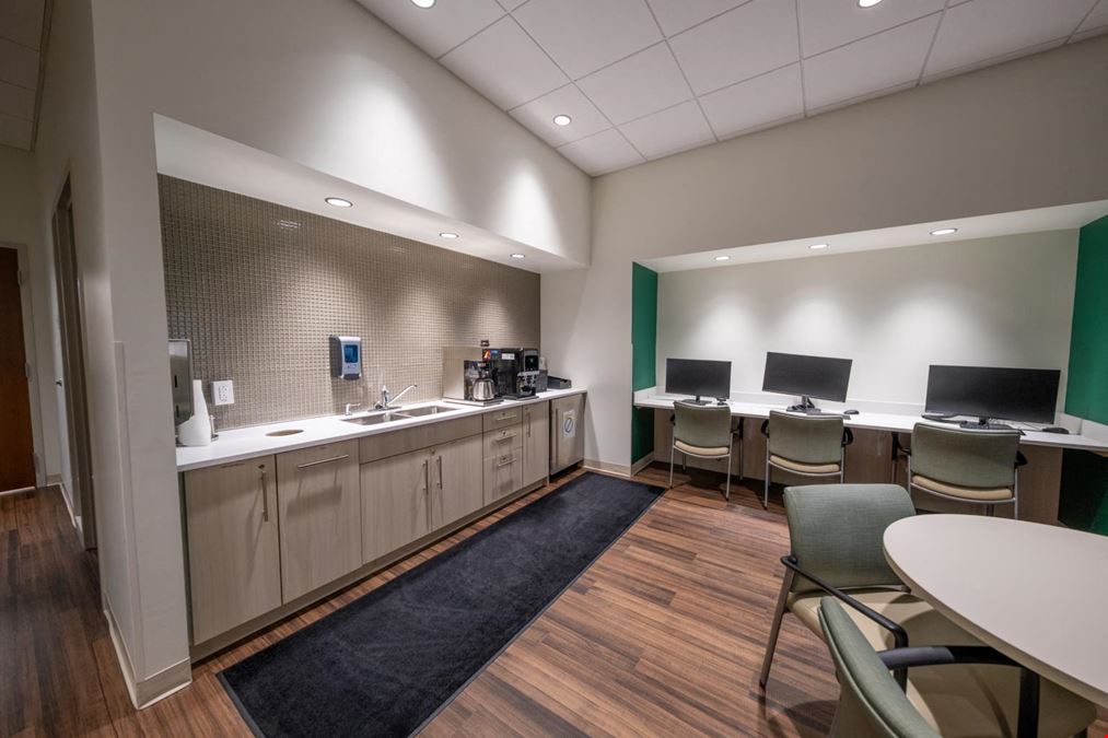 108 W 8TH AVENUE SUBLEASE