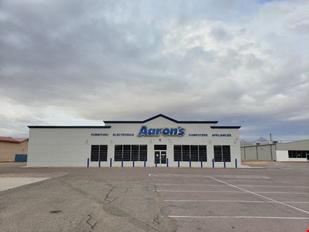 7,000+- sf Retail Showroom Along N. California St. in Socorro, NM