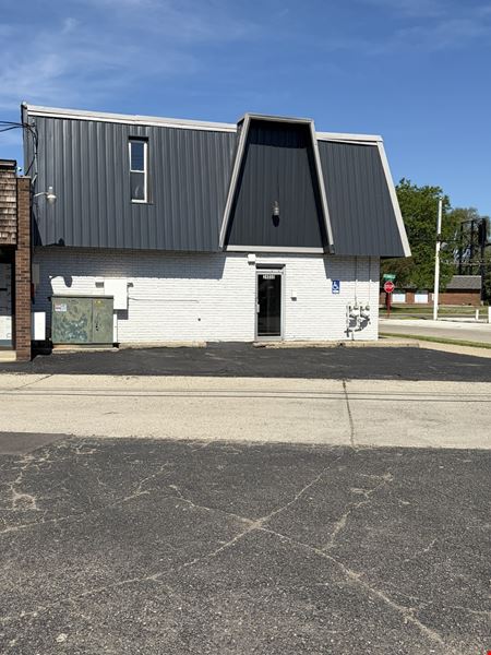 Eastpointe - Single-Tenant Retail/Office Building