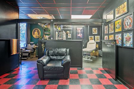 Former Tattoo Shop Site – Ideal for Owner-User