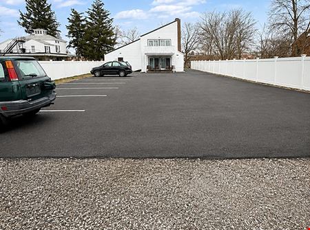 ±2,000 SF Medical/Retail/Office Space For Lease
