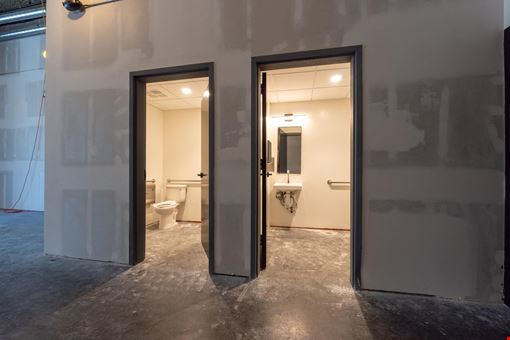 37 West - Blackstone District