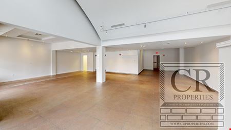 Arlington Square For Lease: 2,400 SF