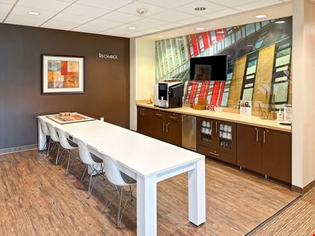 Regus - Greensboro - Green Valley Office Park
