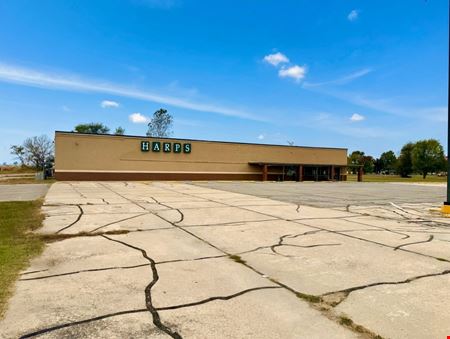 Retail space for Sale at 881 S. Walnut St. in Bernie