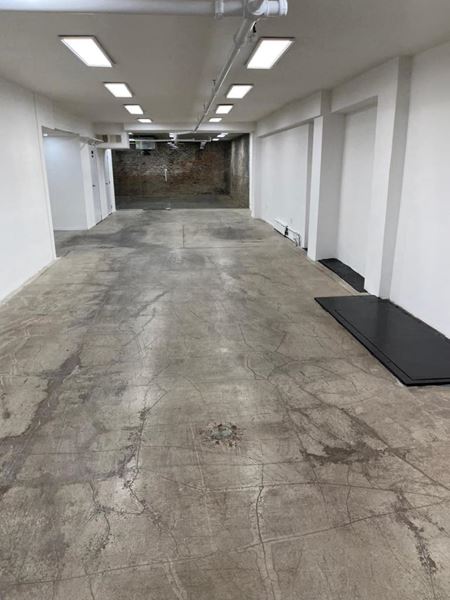 Retail space for Rent at 111 W 28th St in New York