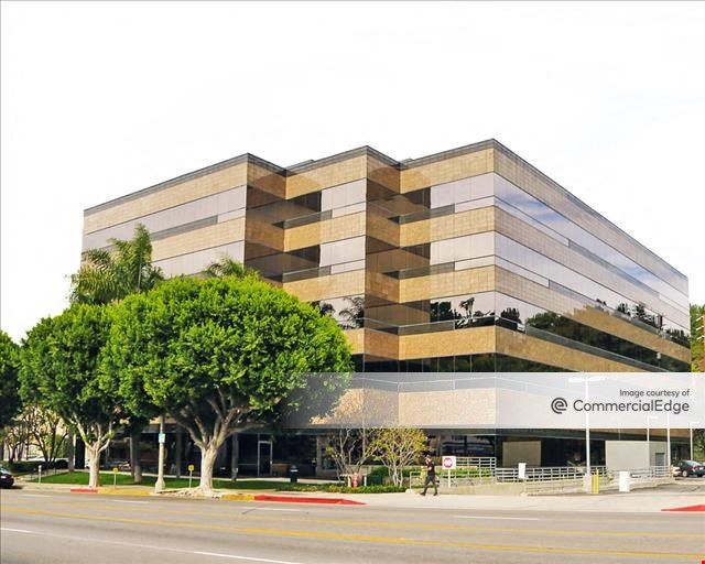 3330 Cahuenga Blvd West