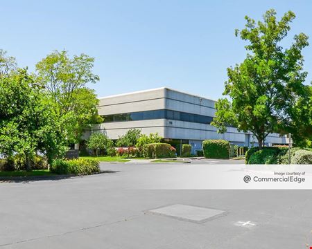 Commercial space at 775 Southpoint Blvd in Petaluma