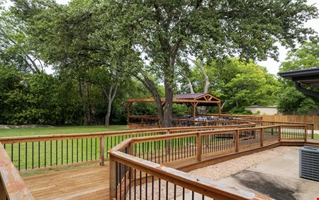 1206 W Slaughter Ln
