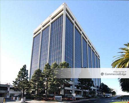 The Towers - 2000 Powell Street