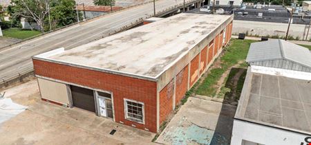 Commercial space at 1702 Franklin Ave in Waco