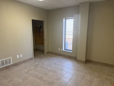 Small Versatile Office/Warehouse on 1 Acre