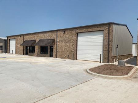 Industrial space for Rent at 7605 & 7601 NW 79th in Centennial