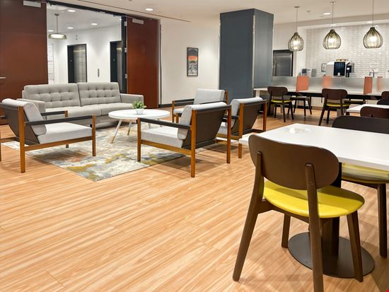 Regus - Newport Beach - 5000 Birch Street