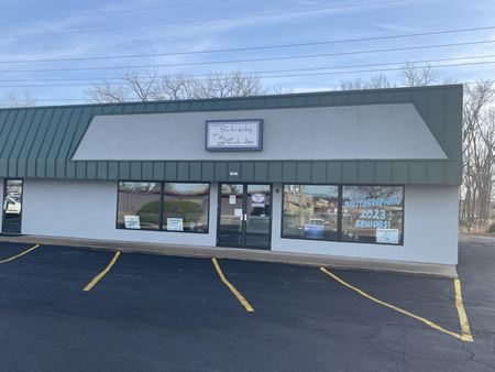 Retail space for Rent at 1548 52nd Avenue, Moline, IL  in Moline