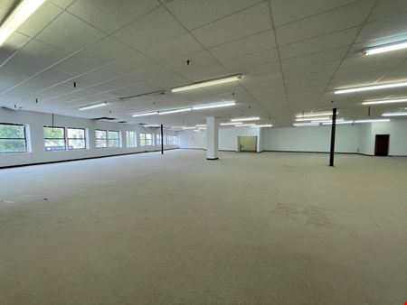 40 W Burnside Ave
