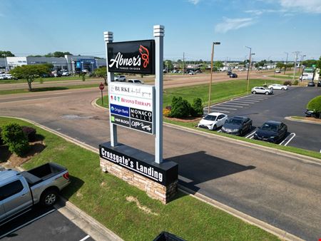 ±3,600 SF QSR | Freestanding (Former Abner’s Chicken)