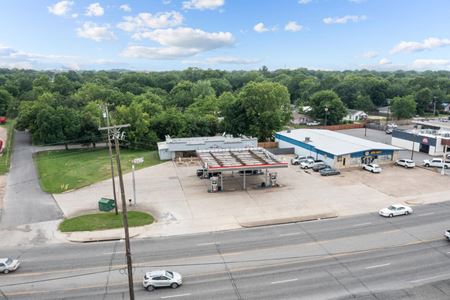 Commercial space at 401 N Timberland Dr in Lufkin