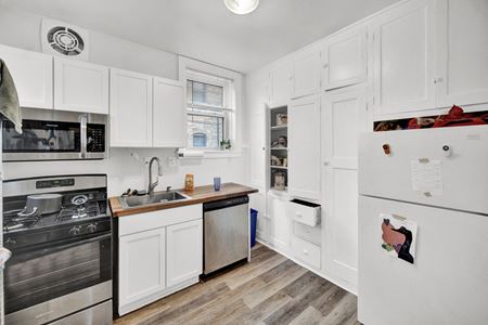 Multi-Family space for Sale at 1024 Noyes St in Evanston