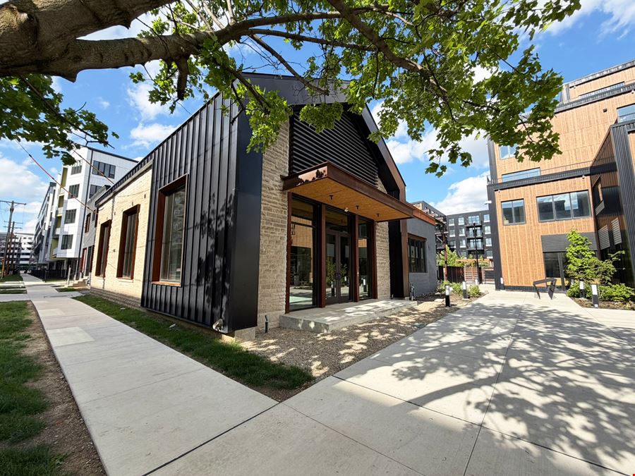468 W State St
