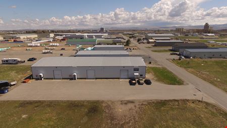 Clean high bay industrial warehouse