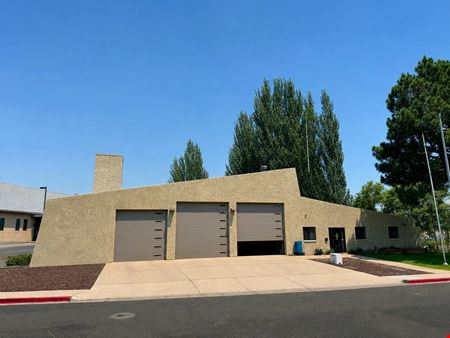 Versatile Flex Building for Warehouse, Retail, and Office
