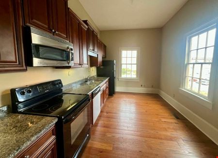 482 New St