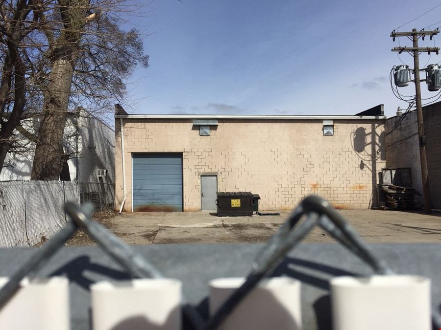 964 E 10 Mile Rd