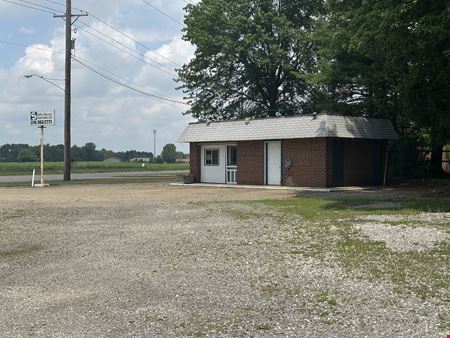 .4 ACRE COMMERCIAL LOT W/ OFFICE FOR LEASE