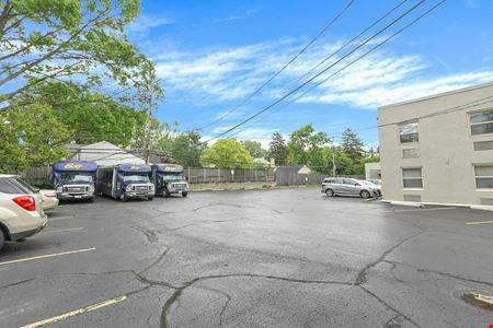 2690 E Main St