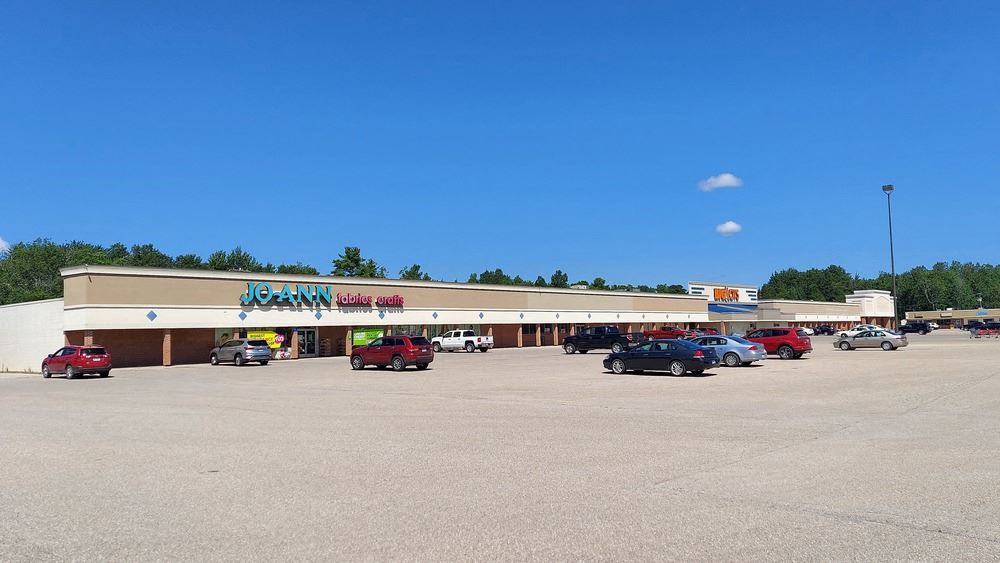 Bear Pointe Plaza