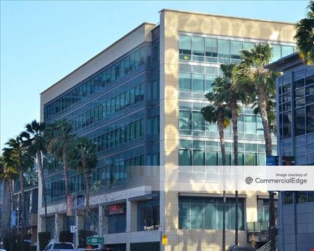 Sherman Oaks Galleria - Courtyard, Garden & Atrium Office Buildings & Shopping Mall