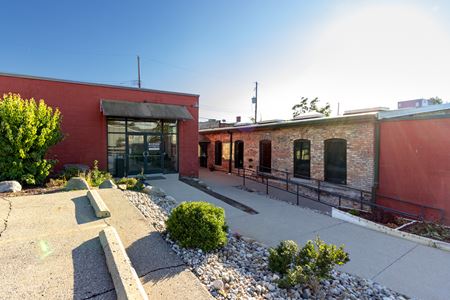 Commercial space at 1213 Center St in Lansing