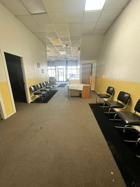 Retail space for Rent at 3215 W Cermak Rd in Chicago