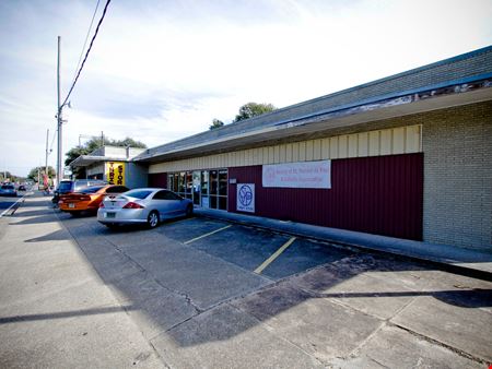 1417 W Cervantes Retail