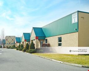 Green Hills Commerce Center