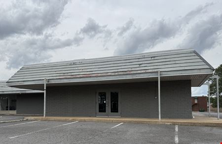 Industrial space for Rent at 10014 N Rodney Parham Rd in Little Rock