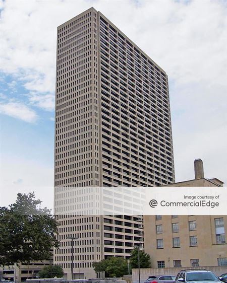 Office space for Rent at Burnett Plaza in Fort Worth