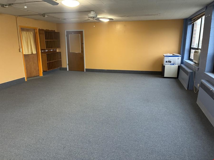 647 E Market St Suite 304