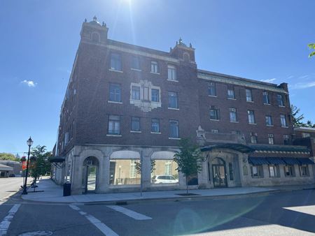 Commercial space at 404 E Main St in Niles