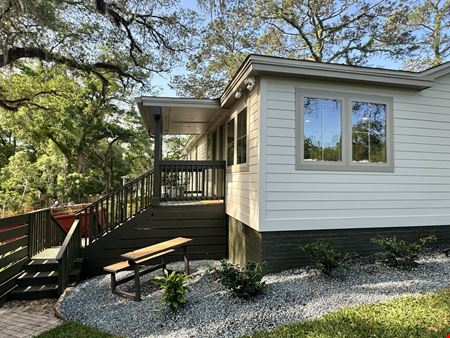 1549 Colonial Dr